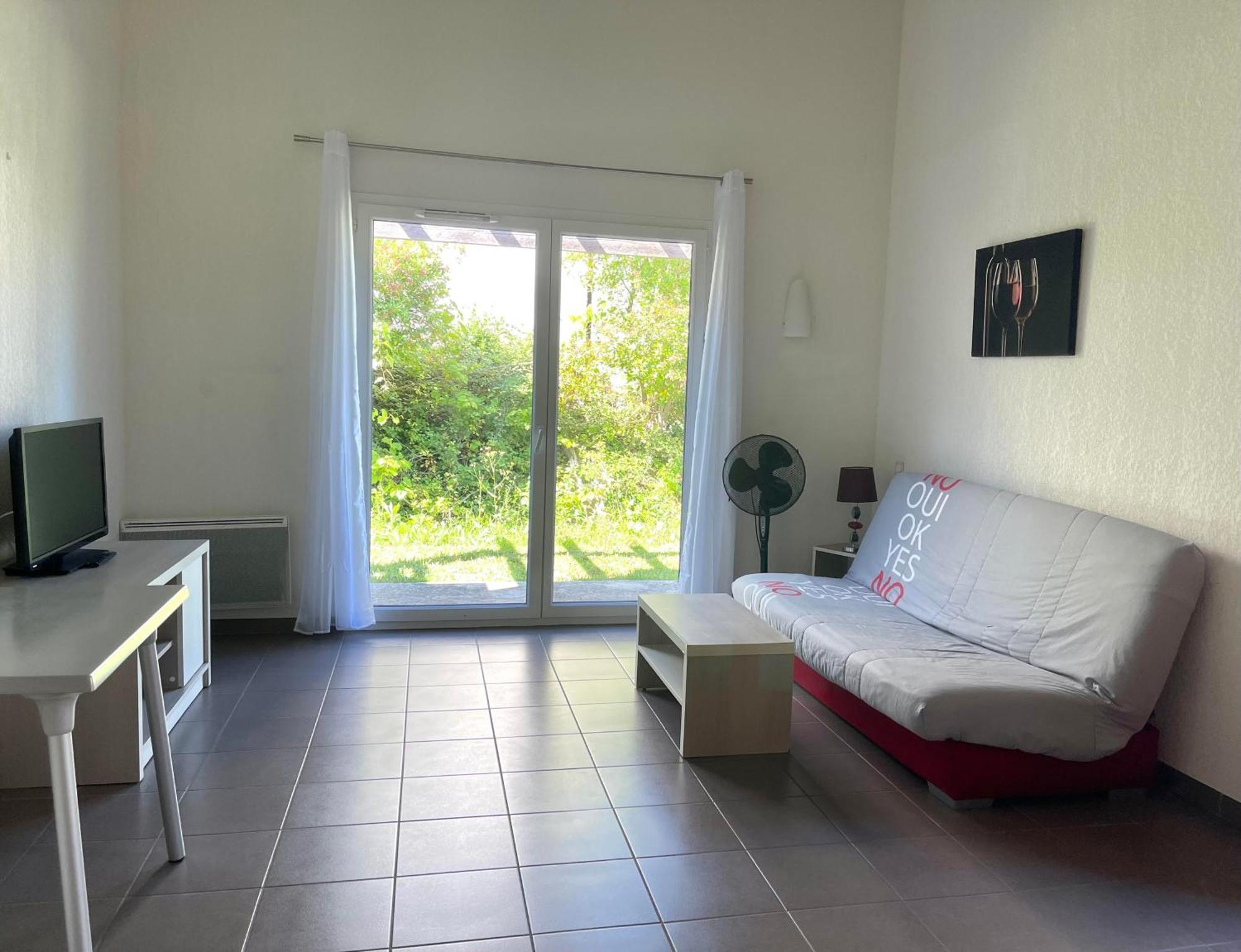 Terres De France - Le Domaine De Bacchus Hotel Saint-Christol  Екстериор снимка