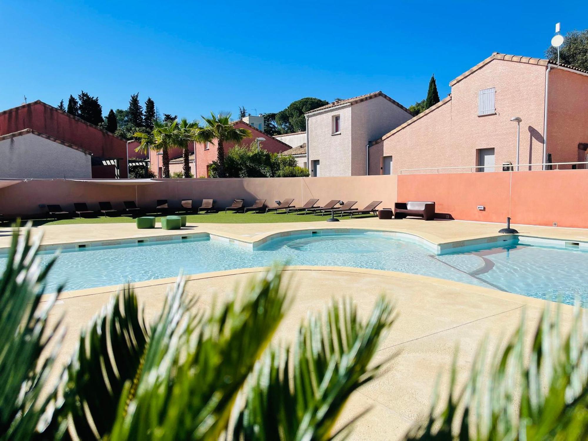 Terres De France - Le Domaine De Bacchus Hotel Saint-Christol  Екстериор снимка