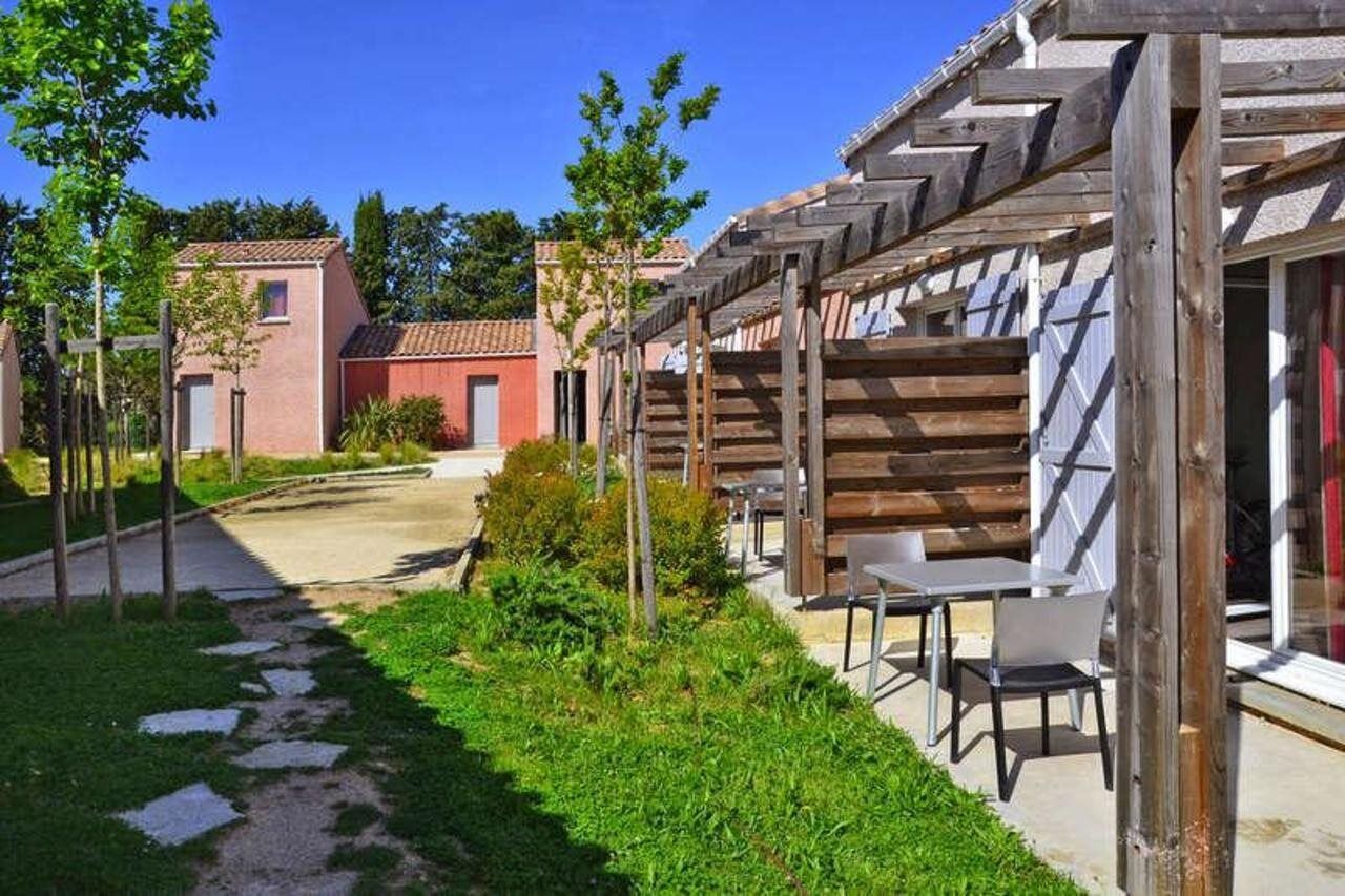 Terres De France - Le Domaine De Bacchus Hotel Saint-Christol  Екстериор снимка