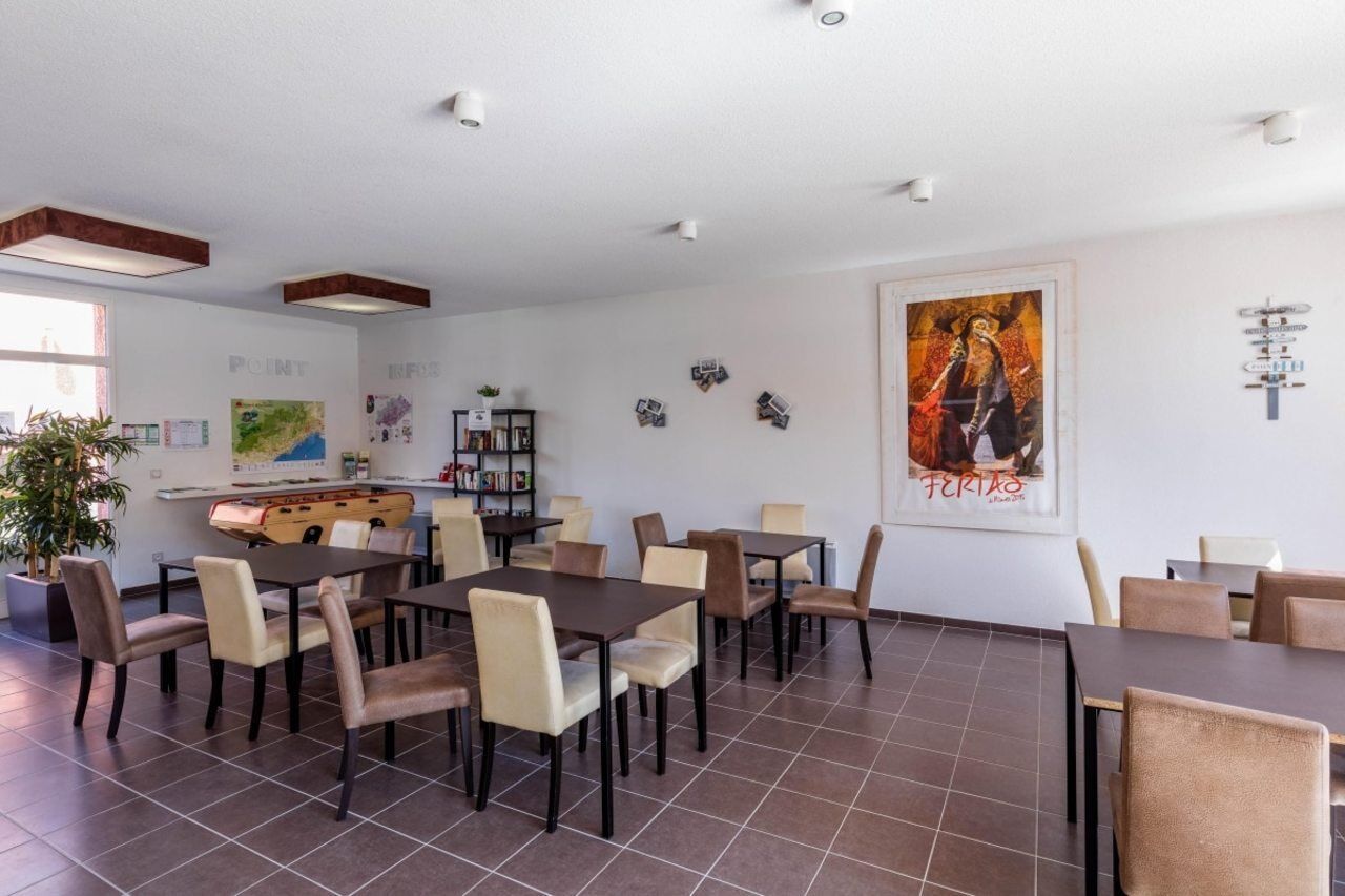 Terres De France - Le Domaine De Bacchus Hotel Saint-Christol  Екстериор снимка